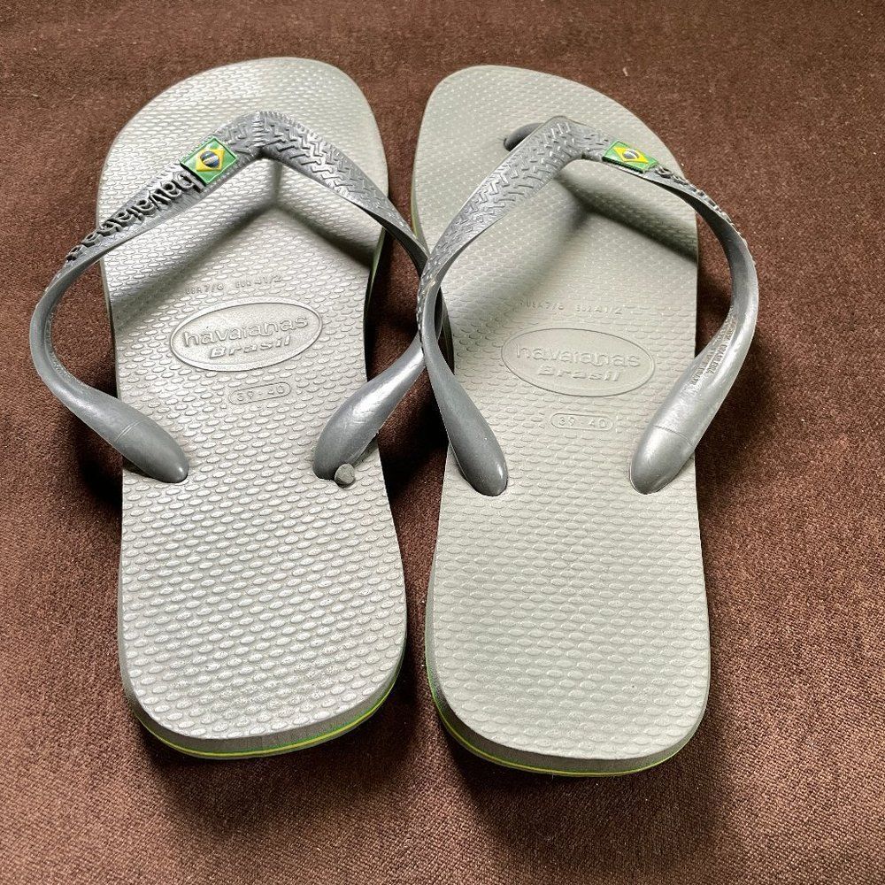 XLNT Condition Havaianas Brazil Flag Grey 39/40